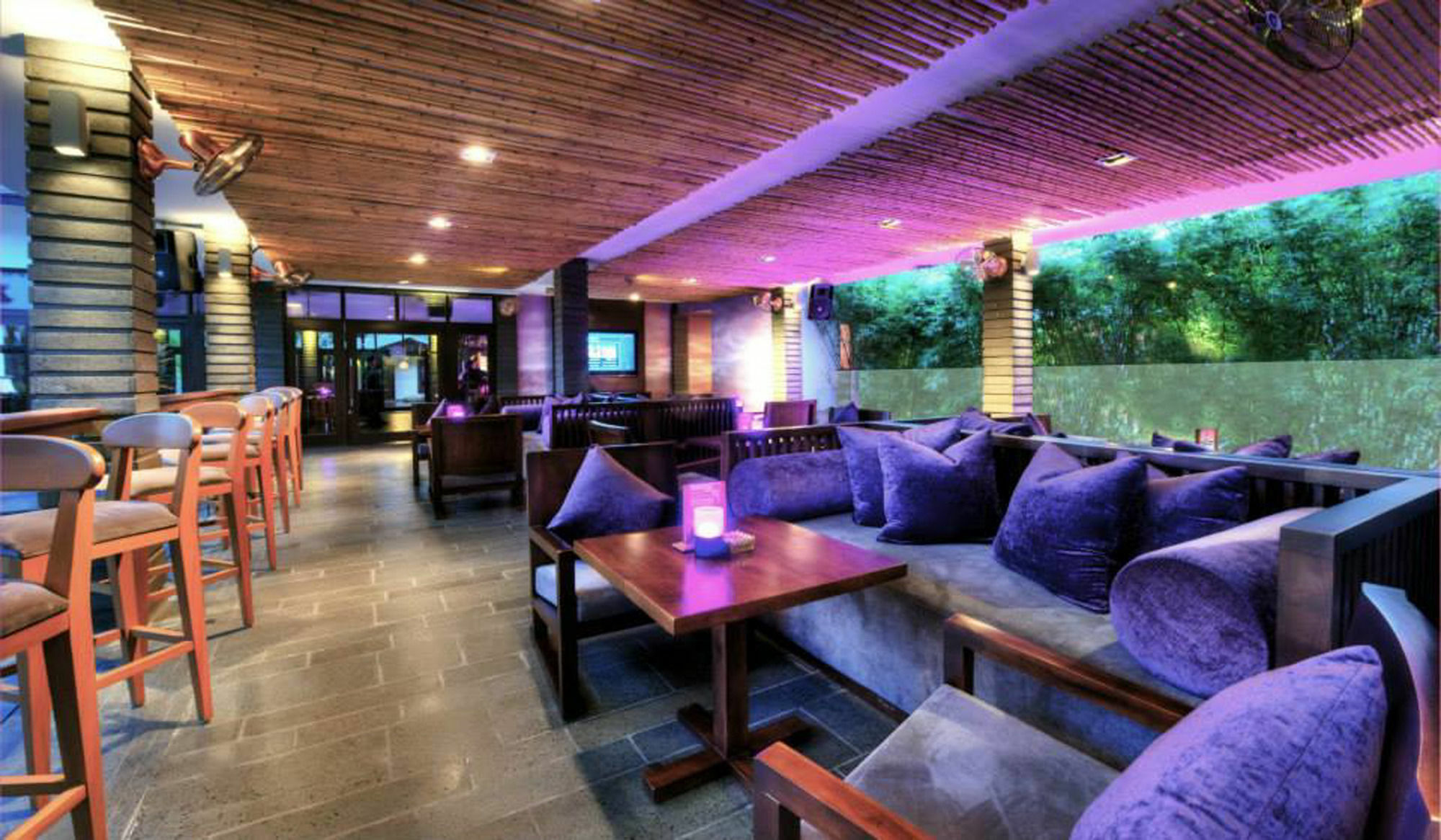 Cyberview Resort & Spa Cyberjaya Exterior foto The interior of the bar